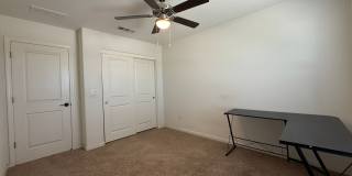 five bedrooms and three and a half bathrooms home in Fresno, CA Gallery 27