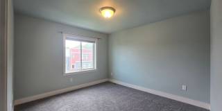 Beautiful 2 bed 1.5 bath townhome Gallery 18