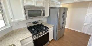 Beautiful North Hills Refrig A/C Home with Pool! Gallery 15