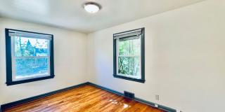 Cozy Seward Park Home with Large Yard! Gallery 20