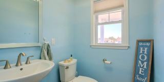 915 SW Central Avenue Gallery 21