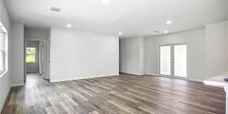912 Anthony Street E Gallery 6