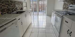 21215 NE 9th Ct Gallery 1