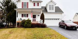 *RE-RENTAL AVAILABLE 11/14/25 * Quartz Counters! 3 Bedroom, 2.5 Bath House Gallery 1