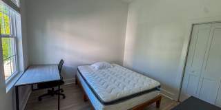 4 Bed / 2 Bath University Area Apartment Gallery 6