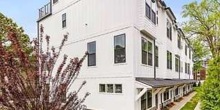 COMING SOON |3 BR/4.5B Newly Renovated Townhome | • 1-car garage |Loft Bonus Room w/Rooftop terrace| In Dilworth! Gallery 3