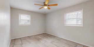NE 2/BD 1/BA 1/CG HOME Gallery 8