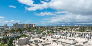 13700 Marina Pointe Drive Gallery 4