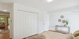 10 MONROE Street Gallery 19