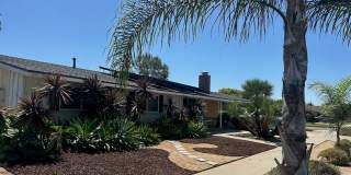 AMAZING INTERIOR 4 BEDROOM / 2 BATHROOM REMODELED HOUSE Gallery 1