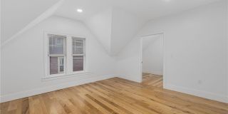 30 Cypress Street Gallery 14