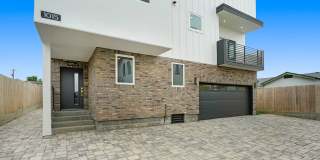 5 Bedroom / 4 bathroom Fully Detached Townhouse in Echo Park with Private Garage 5 Bedroom / 4 bathroom Fully Detached Townhouse in Echo Park with Private Garage Gallery 1