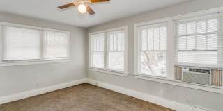 College Hill Bungalow with 1 Car Garage! Gallery 12