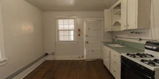 2 Bedroom House Just Steps From Downtown & Campus 2 Bedroom House Just Steps From Downtown & Campus Gallery 6