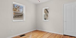 Remodeled Midtown Bungalow Gallery 15