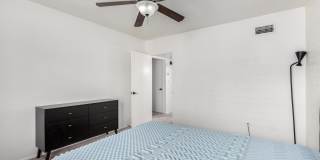 4848 N Woodmere Fairway Gallery 12