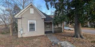 3BR/2BA -- Deck, Separate Dining Room, In-Unit Laundry Gallery 1