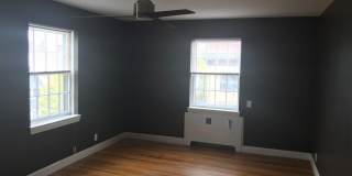 Nice 2 bed in Brookline Gallery 7