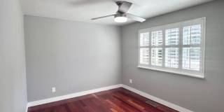 Charming 4 Bedroom Residence with Expansive Yard Gallery 13