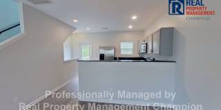 Spacious 3-Story Townhome in the Heart of Carolina Beach — Backs to State Park Gallery 14