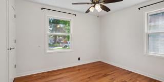 Charming 2-Bedroom Home in Old Town Bellevue! Gallery 13