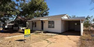 Adorable and Updated Home in Bronte AVAILABLE NOW! Gallery 1