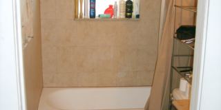 Huge 3 Bedroom, 1 Bathroom Apartment Steps From UF in Fifth Avenue Gallery 8
