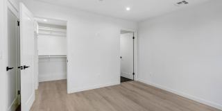 5 Bedroom / 4 bathroom Fully Detached Townhouse in Echo Park with Private Garage Gallery 9