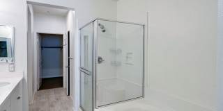 Beautiful  2Bd 2 Ba in Luxury Community Gallery 9