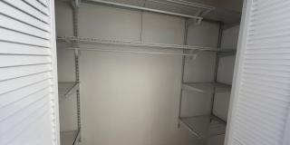 1 BR Condo in Greenbriar Walking Distance to U of M! Gallery 6