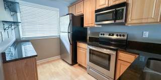 1215 Green Oaks Lane - B - 1 Gallery 3
