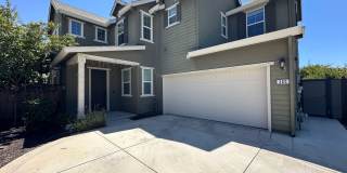 Stunning 4 Bedroom, 3 Bath Mountain House Home Gallery 1