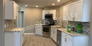5 Bedroom Home Located in Ozark! Gallery 8