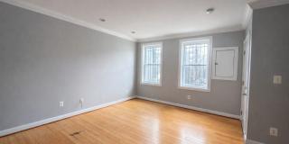 1246 QUEEN Street NE unit: 2 Gallery 11