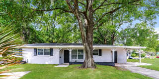 3 BR/2BA | Newly Renovated Single Family Home |  Front and back yard| Double-long driveways! Gallery 1