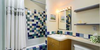 Charming Downtown Oasis | Steps to Pearl Street Gallery 21
