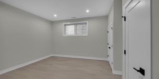 4629 S Michigan Avenue Gallery 9