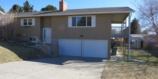 Large 4 Bedroom (1 non-egress) Home on West End Large 4 Bedroom (1 non-egress) Home on West End Gallery 1