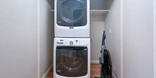 573 Hanover St Gallery 13