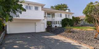 Beautiful 3 Bedroom 3 Bathroom Home With Stunning Views Gallery 1
