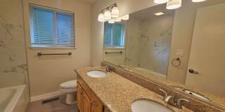 Beautifully Remodeled 3 Bed 2 Bath Rambler in Eastgate, Bellevue Gallery 12