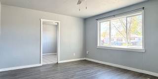 Cozy Rambler with Huge Yard! Gallery 5