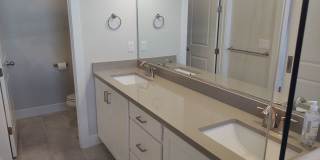 1 Bedroom + Den 1.5 bath 2 Car Garage VIEWS & VIEWS! Gallery 10
