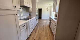 STUNNING REMODEL IN SPRING LAKE ESTATES Gallery 6