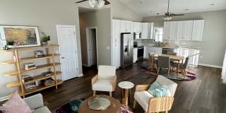 1102 Morehead Avenue Southeast 1102 Morehead Avenue Southeast Gallery 2