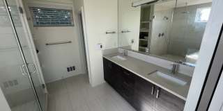 Modern 3-Bedroom Home in North Queen Anne Gallery 11