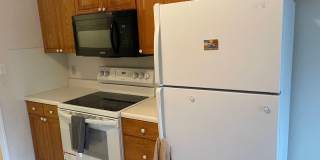 3 bed upstairs condo in Norman, community pool and plenty of parking! Gallery 5