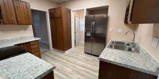 Newly Remodeled 4 Bed House Available Now! Gallery 4