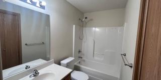 1309-1323 W Lotus Gallery 7