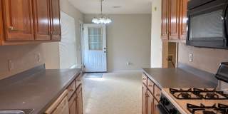 2310 South Hickory Street Gallery 5